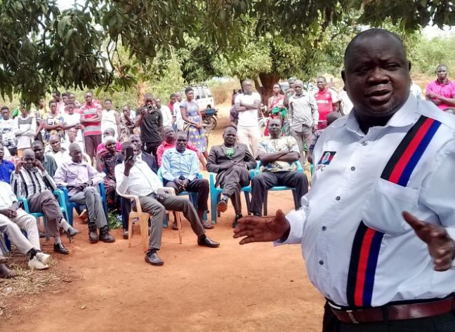 Otafiire +amongi+return+to+oyam+with+your+expired+politics.+dont+smuggle 20250428 192205 0000