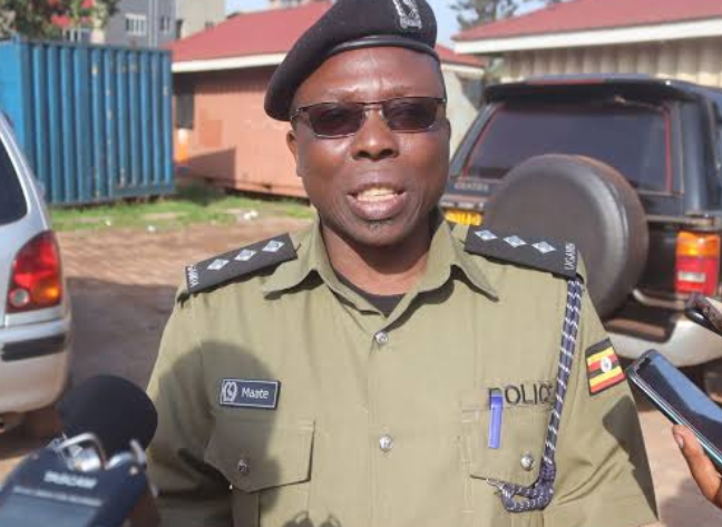 Otafiire+amongi+return+to+oyam+with+your+expired+politics.+dont+smuggle+ 20250512 161950 0000