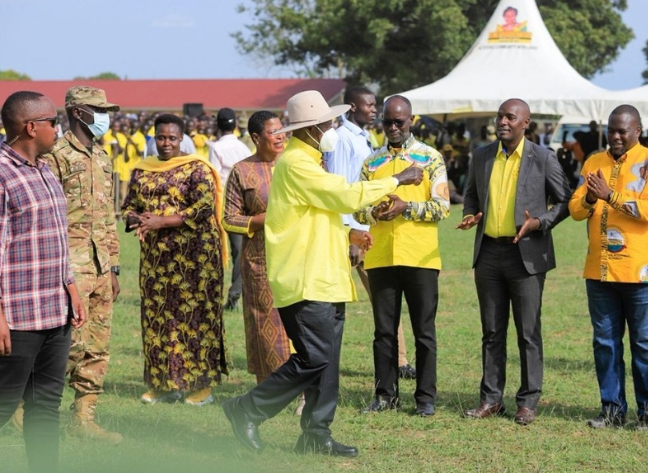 Otafiire+amongi+return+to+oyam+with+your+expired+politics.+dont+smuggle+ 20251003 235838 0000