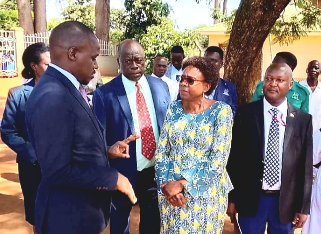 Otafiire+amongi+return+to+oyam+with+your+expired+politics.+dont+smuggle+ 20251014 185514 0000