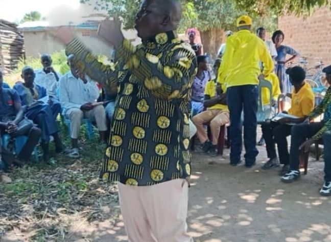 Otafiire+Amongi+return+to+Oyam+with+your+expired+politics.+Dont+smuggle+ 20251125 084109