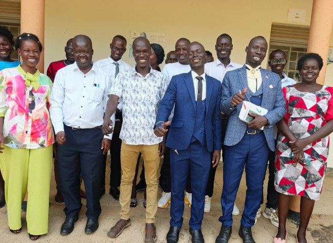 Otafiire+Amongi+return+to+Oyam+with+your+expired+politics.+Dont+smuggle+ 20251206 092846