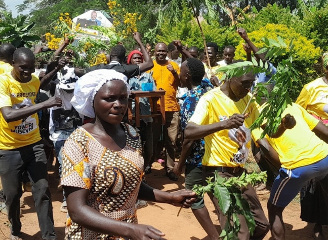 Otafiire+Amongi+return+to+Oyam+with+your+expired+politics.+Dont+smuggle+ 20251216 085058