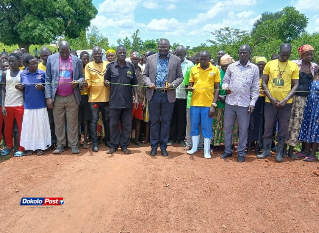 Otafiire+Amongi+return+to+Oyam+with+your+expired+politics.+Dont+smuggle+ 20260405 125624