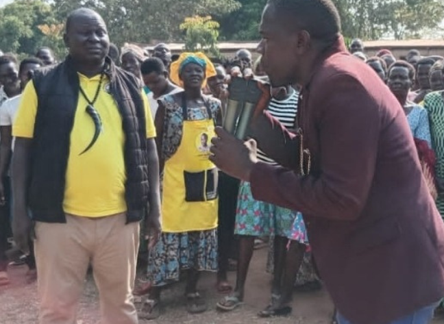 Otafiire+Amongi+return+to+Oyam+with+your+expired+politics.+Dont+smuggle+ 20260106 081333
