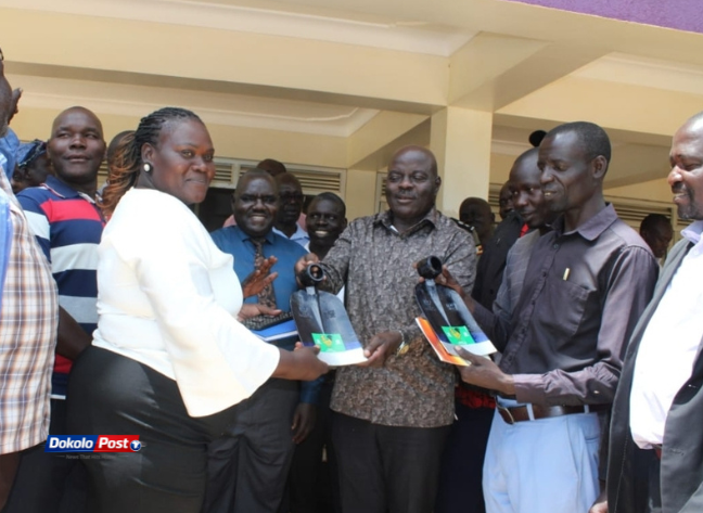 Otafiire+Amongi+return+to+Oyam+with+your+expired+politics.+Dont+smuggle+ 20260609 040305