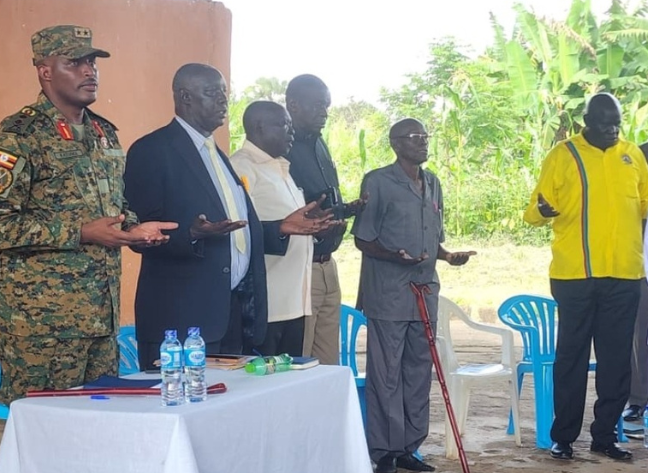 Otafiire+amongi+return+to+oyam+with+your+expired+politics.+dont+smuggle+ 20250926 103832 0000